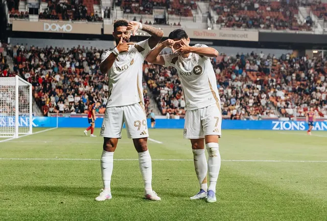 孙兴慜社媒, 写道, div