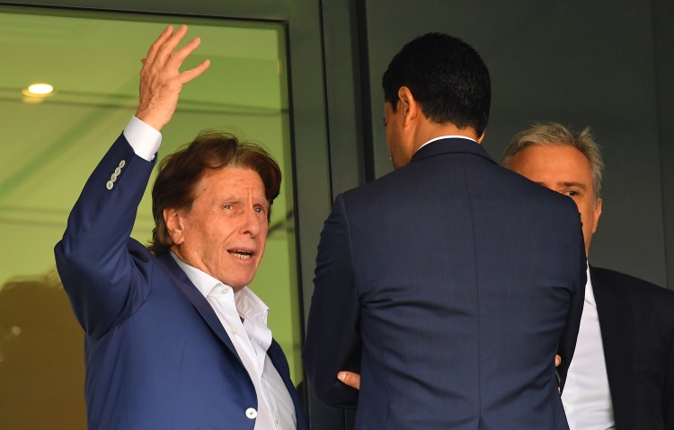 头在新闻发, 有友谊 头在新闻发, 有友谊