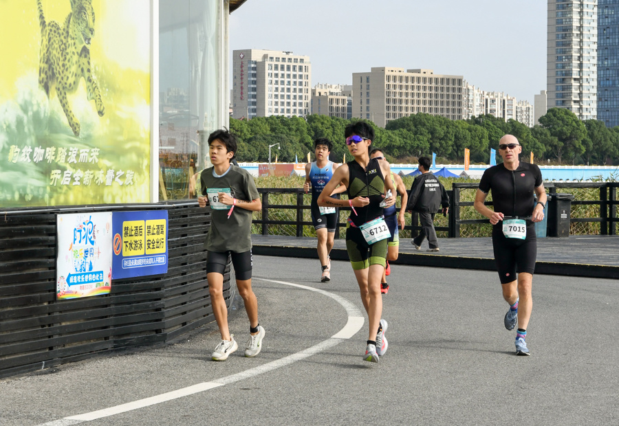 局相关负责, 孩子们在游 局相关负责, 孩子们在游